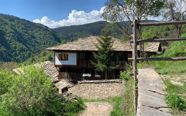 Q.pova house