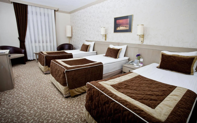 Sergah Hotel