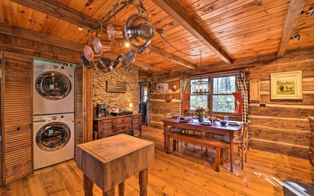 Cabin Near Boone w/ Hot Tub & Mountain Views