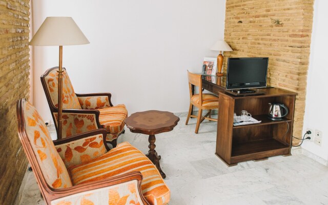 Ad Hoc Monumental Hotel