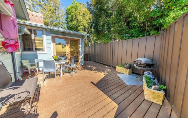 Snuggle Inn A Romantic Couples Retreat!