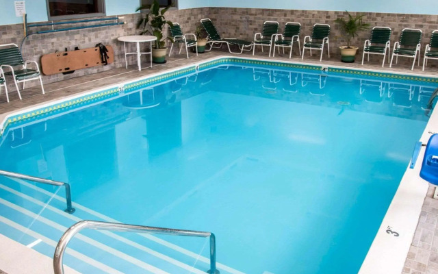 Sleep Inn & Suites - Airport