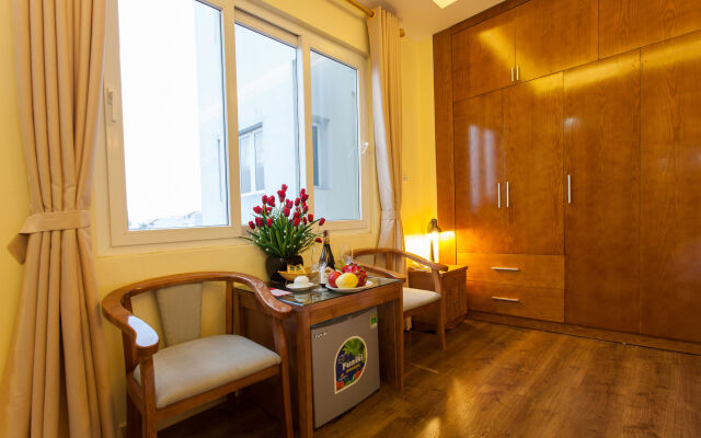 Queen Light Hotel