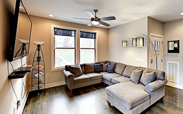 Modern WeHo Apt 8 - 3 Br Townhouse