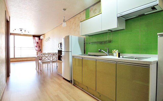 Yeongheungdowith Haejigae Pension