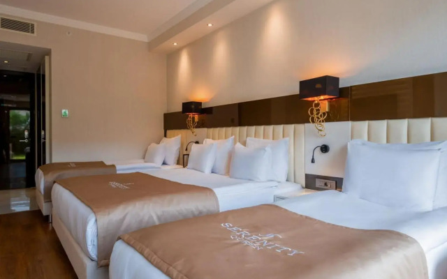 Serenity Queen Hotel