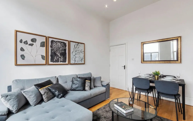 City Apartment - Sleeps 4 & Free Parking