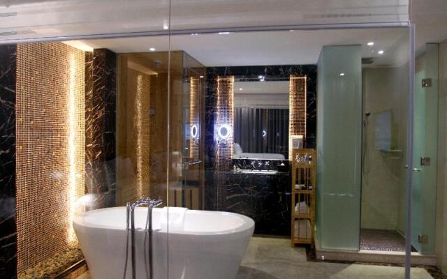 The Mira Central Park Hotel