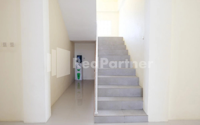 Nawasena Homey Syariah near Bandara Adisucipto 4 Mitra RedDoorz – Hotel Rooms – Sleman