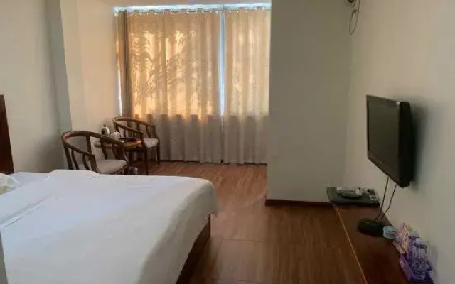 Cenxi Hotel