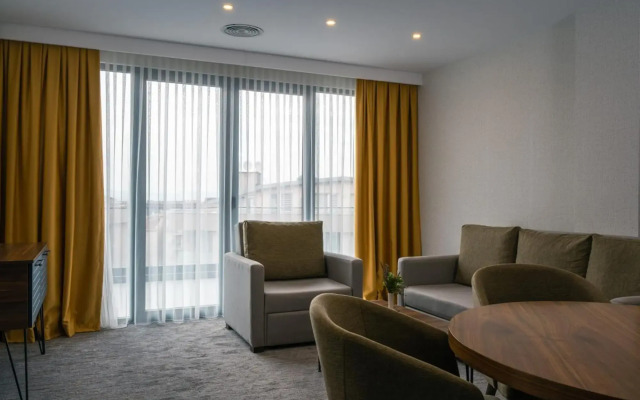 Leo suites Hotel