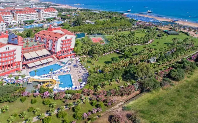Royal Atlantis Beach