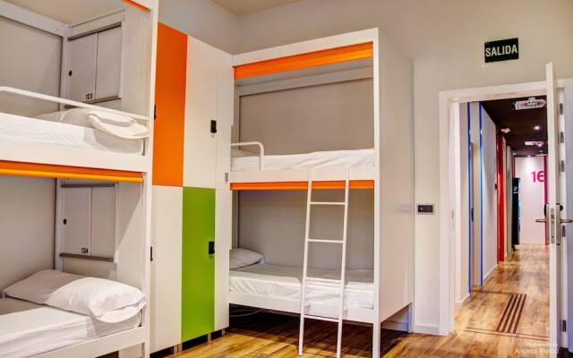 Urban Youth Hostel
