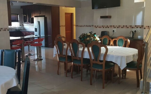 Ekuthuleni Guest house vosloorus