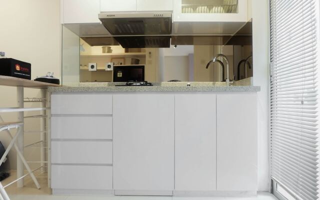 Stylish and Modern 2BR Bassura City Apartment