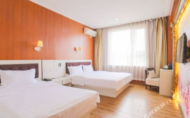 Home Inn Huayi Collection Hotel (724 Factory)