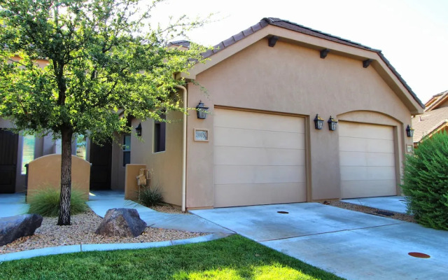 Canyon Villas at Coral Ridge