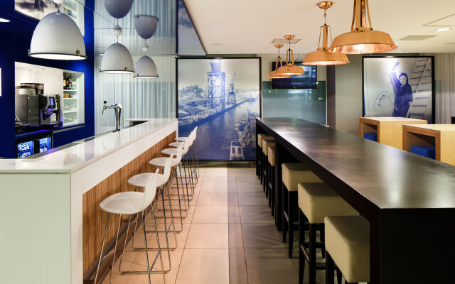 Holiday Inn Express Rotterdam - Central Station by IHG