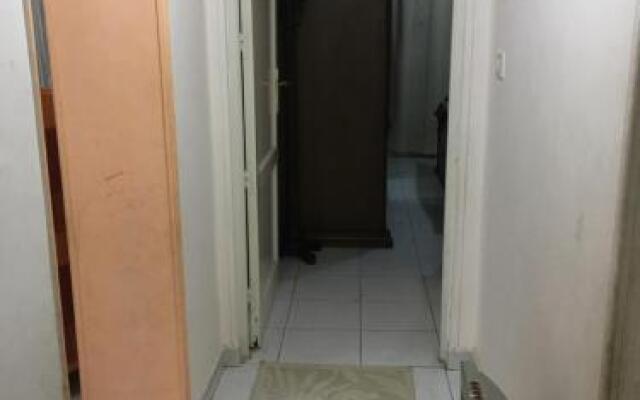 Al Rehab Apartment. with Private Garden