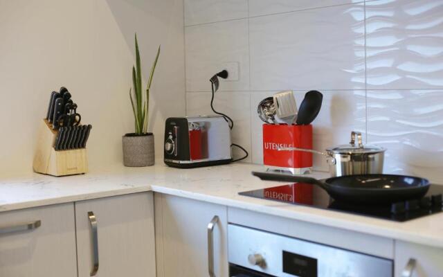 Cheerful 3-bedroom townhouse close to the city