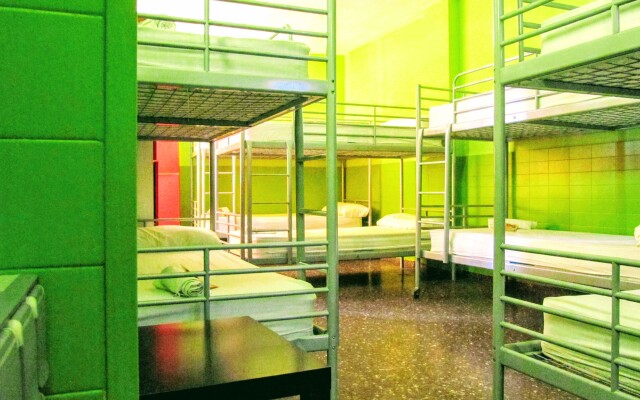 Onefam Les Corts Hostel