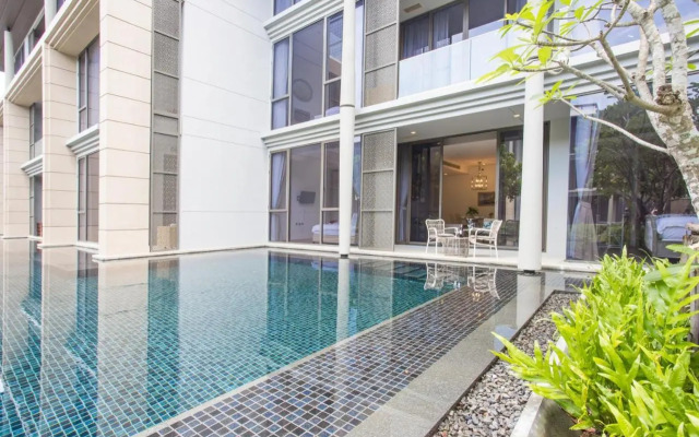 Luxury Oceanfront_pool access apartment