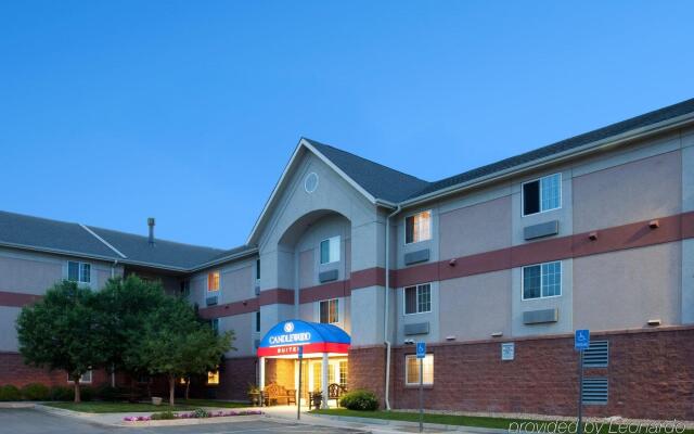 Sonesta Simply Suites Denver West Federal Center