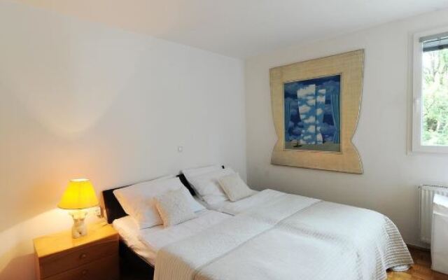 Apartment Trnovo center