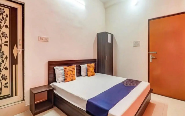 Oyo 80505H Shubhi Palace