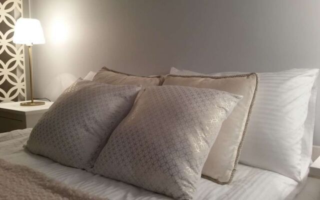 Old Town Art Apartment