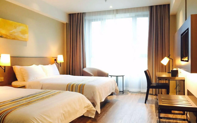 Homeinn Plus Qingdao Badaguan Taipingjiao Branch