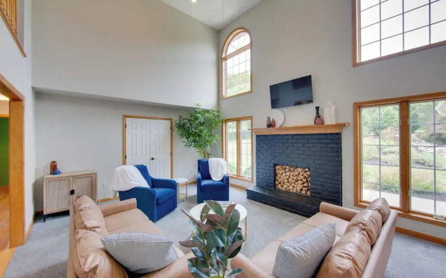 Game Room & Covered Patio: Hummelstown Hideaway