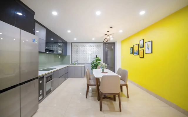 N to M House