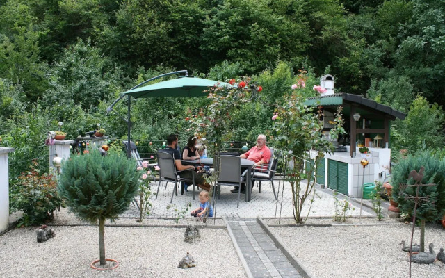 Ferienwohnungen & Gästezimmer Kachel