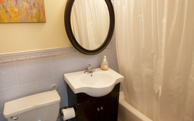 Luxury Suites Lenox Ave