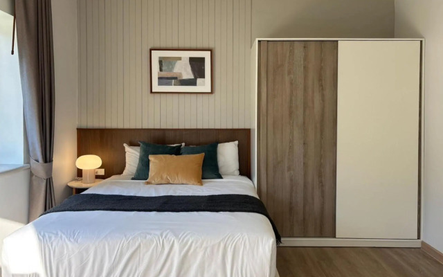 Seastar Hotel And Service Apartment