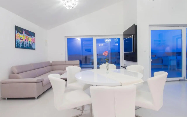 Apartment Royal II