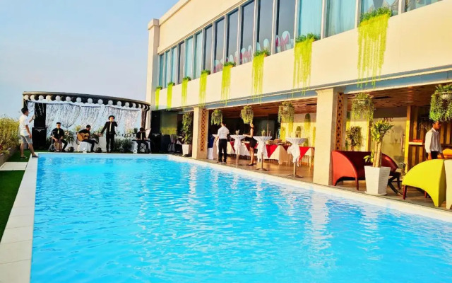 Holiday One Hotel