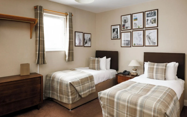 Cleveden House by The Dunvegan