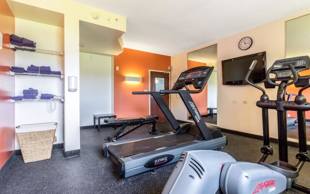 Motel 6 Kingston, ON