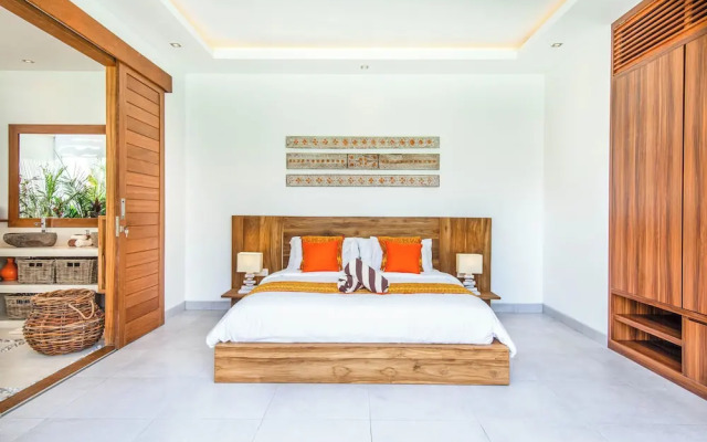Modern 4 BR Villa 400m to the Beach in Canggu