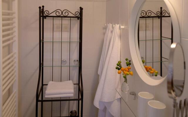 LikeHome Apartment