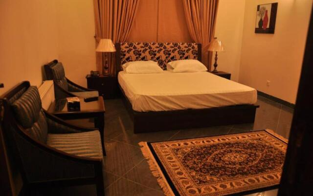 Reina Boutique Hotel - G9
