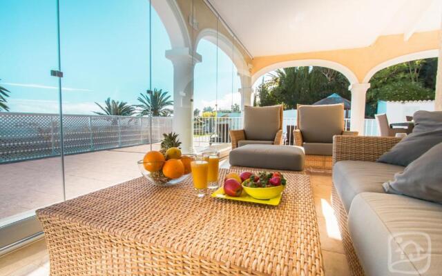 Abahana Villas Lou