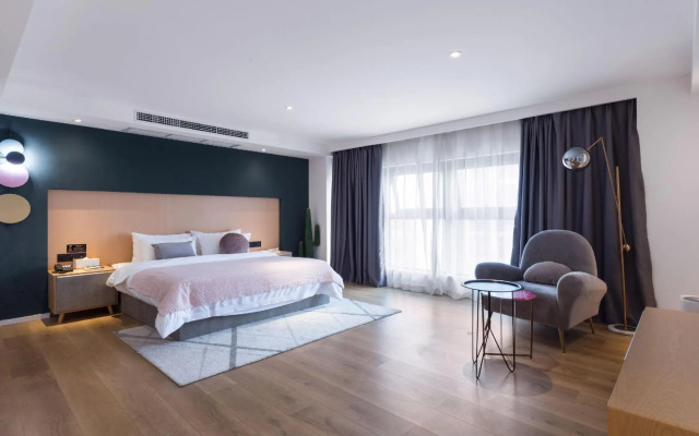 Landmark Hotel