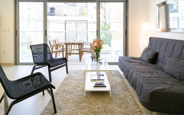 Quiet Hideaway & Terrace near Beach by FeelHome