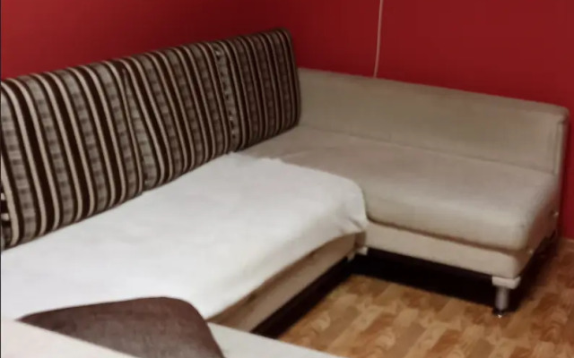 Апартаменты на шоссе Космонавтов 166 Б