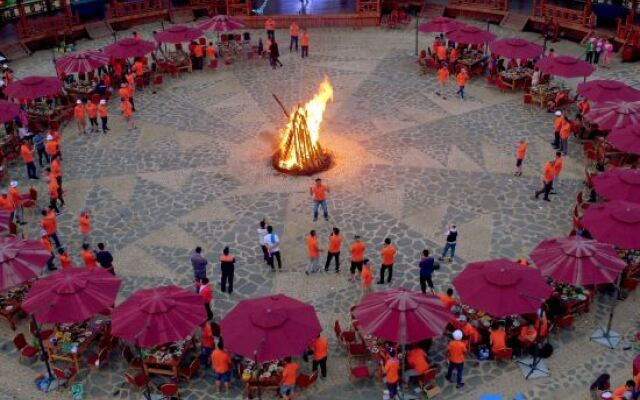 Baoyu Longhua Hot Spring Hotel