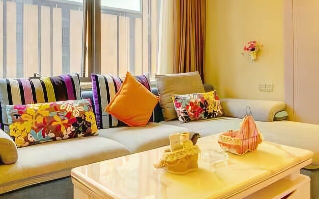 Summer Cherry Apartment (Ji'nan Quancheng Road Kuanhouli)