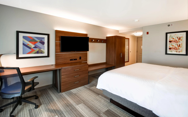 Holiday Inn Express & Suites Schererville by IHG